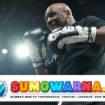 Mike Tyson dan Mesin Waktu dalam Bentuk Ring Tinju