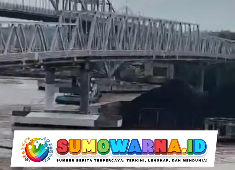 Kapal Kayu Tabrak Jembatan Mahakam di Samarinda, Warga Panik